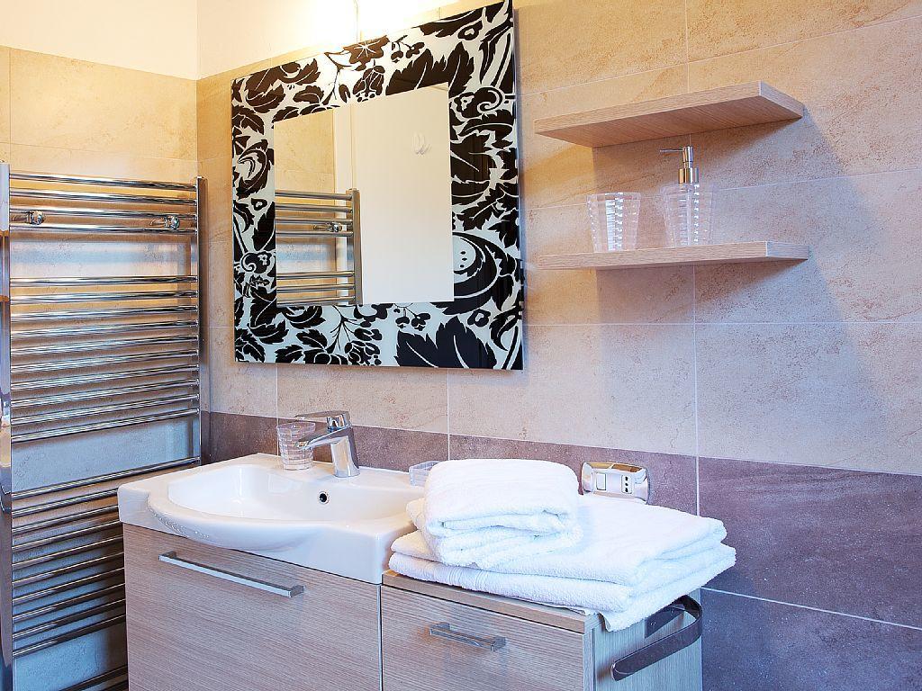 Apartment Bella Vista In Mezzegra With Pool Sleeps 6- By Italian Apartments Exterior photo